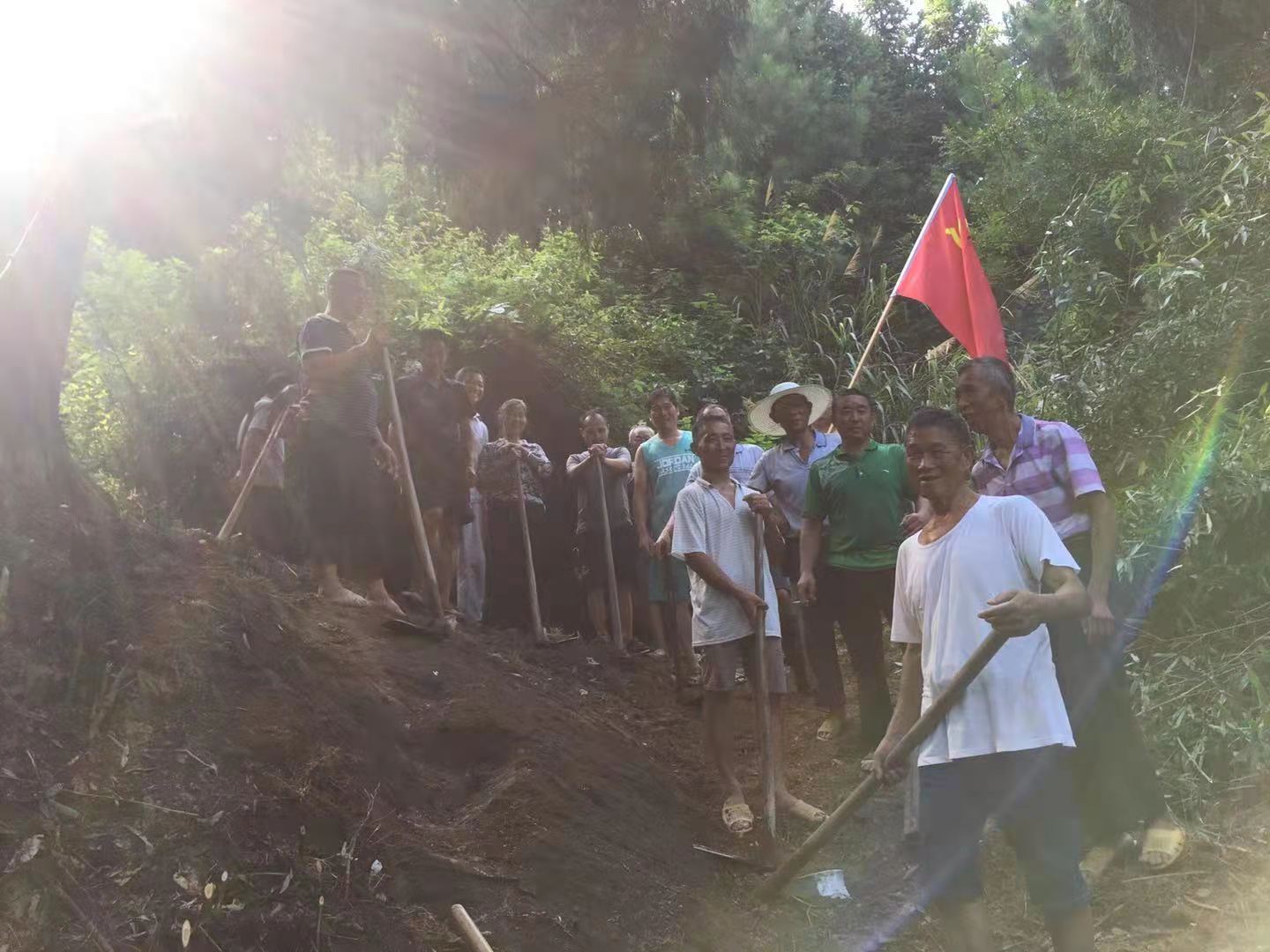 袁家镇水仙村：持续做好灾后生产自救工作