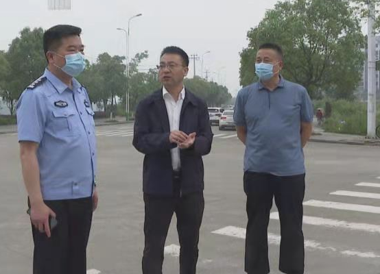 张家铣暗访校园周边环境时强调 全力营造安全健康有序的校园周边环境