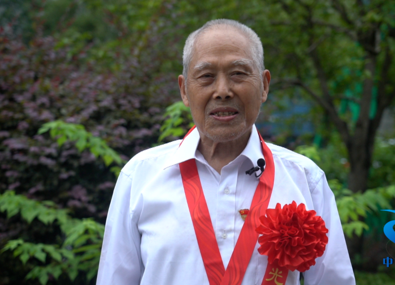 新闻特写： 91岁老党员桑大和寄语青年党员