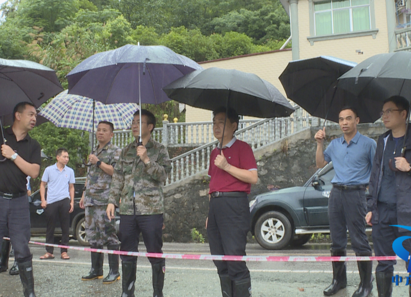 副市长熊安台到中方指导抗洪抢险工作