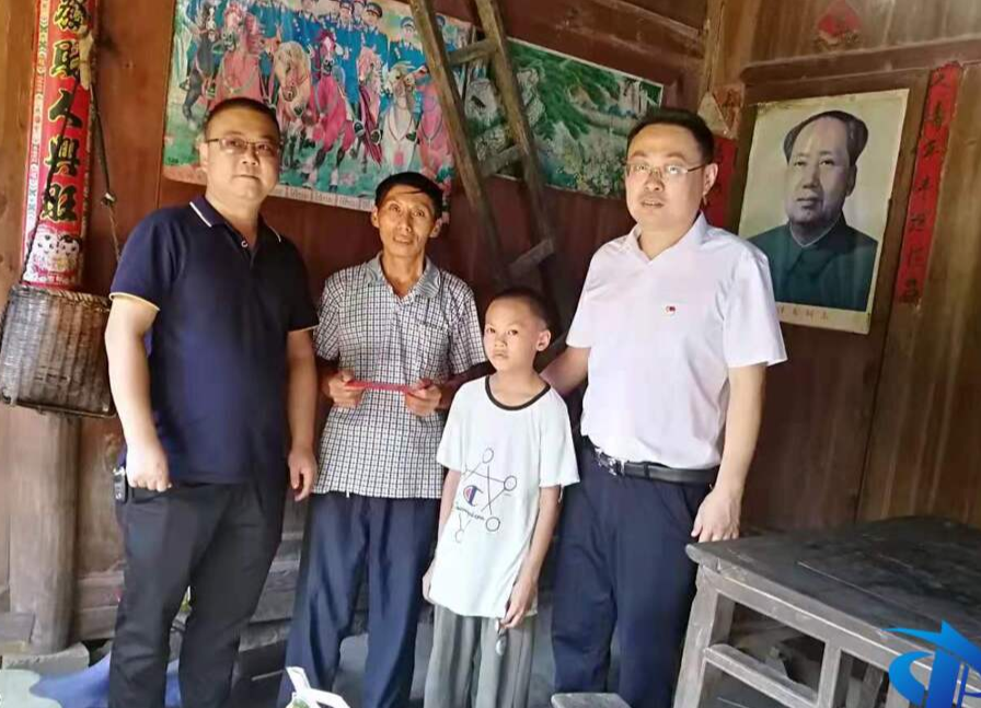中方：非公企业党支部到袁家镇水仙村开展送温暖活动