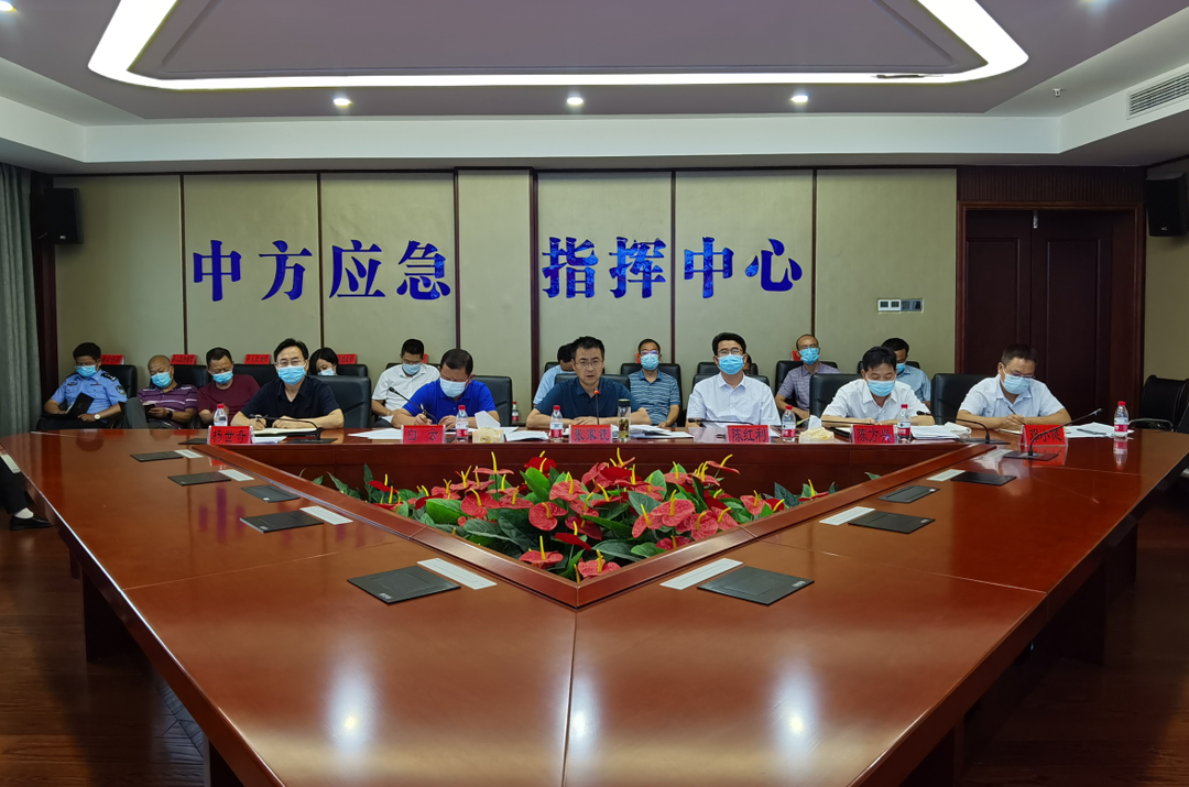 张家铣主持召开全县县乡人大换届工作调度会