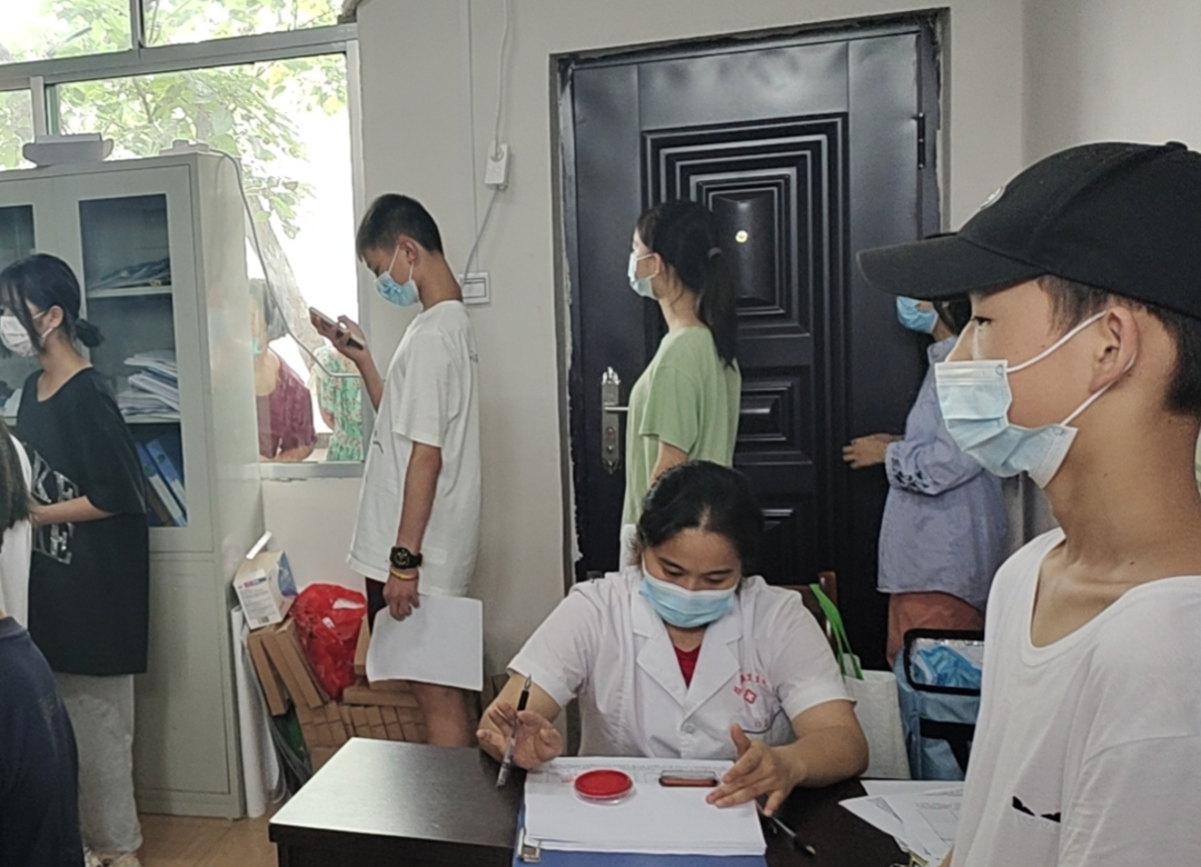 花桥镇：白衣天使冲锋在前 构筑坚实防疫长城