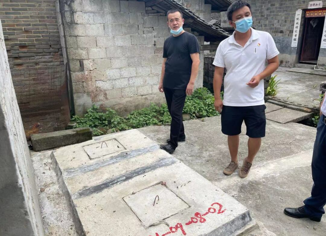 铜鼎镇推进农村“厕所改革”助力美丽乡村