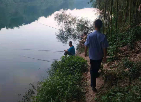 ​桐木镇：常态化抓实防溺水工作