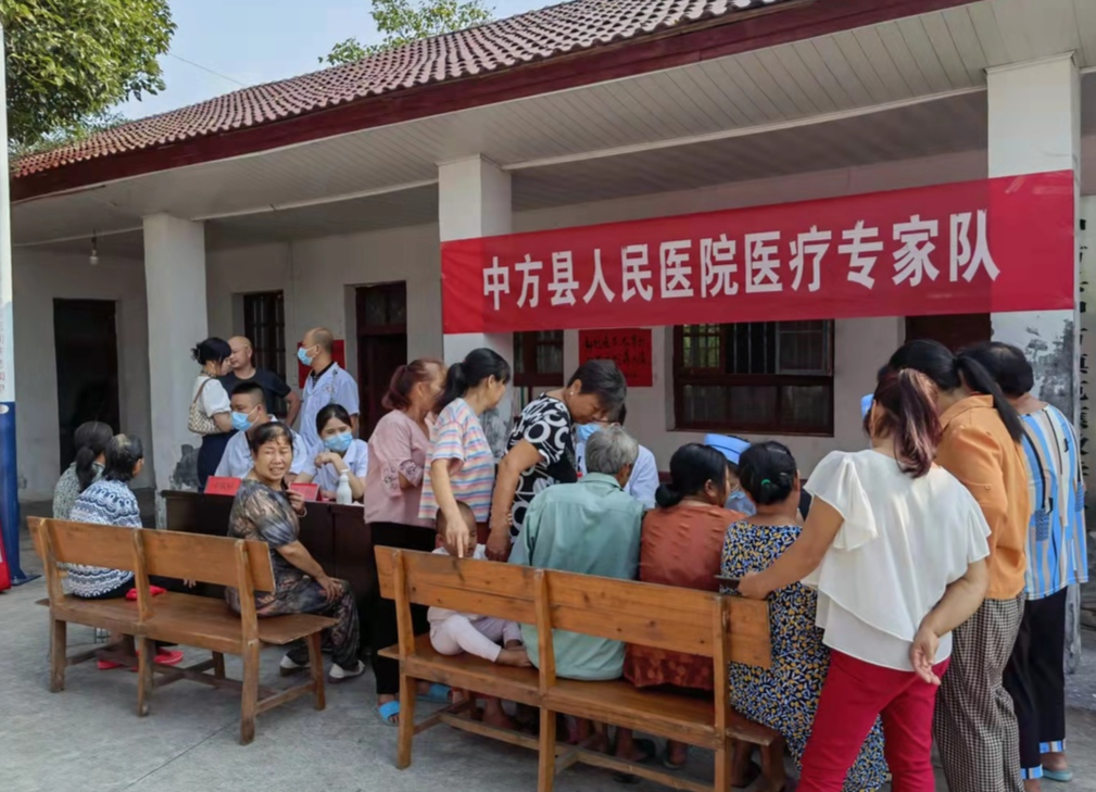 图集|县人民医院义诊活动走进芭蕉村