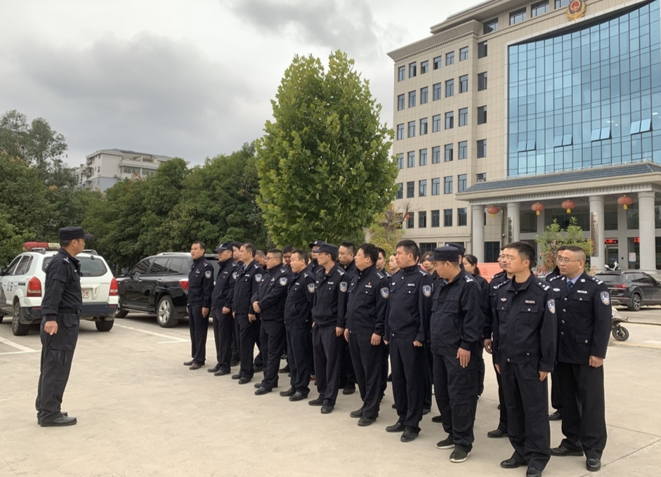中方县公安局组织民警开展射击打靶训练