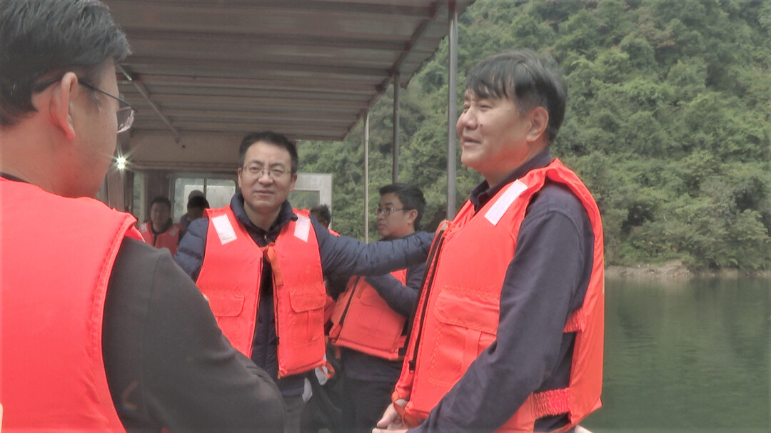 湖南雪峰山生态文化旅游公司来我县考察洽谈 张家铣参加
