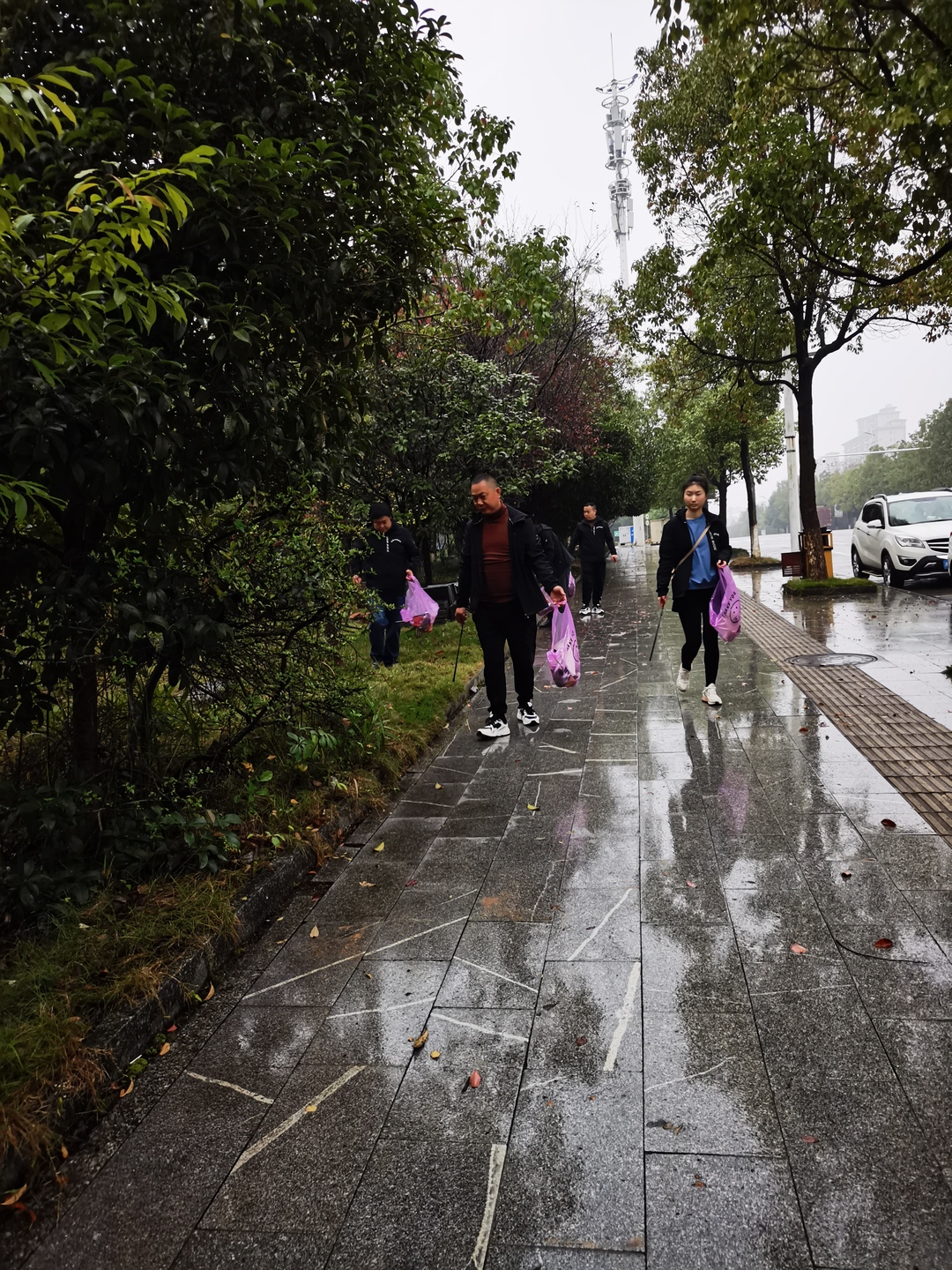 县政府办推动“捡跑”常态化，助力“四美”共建