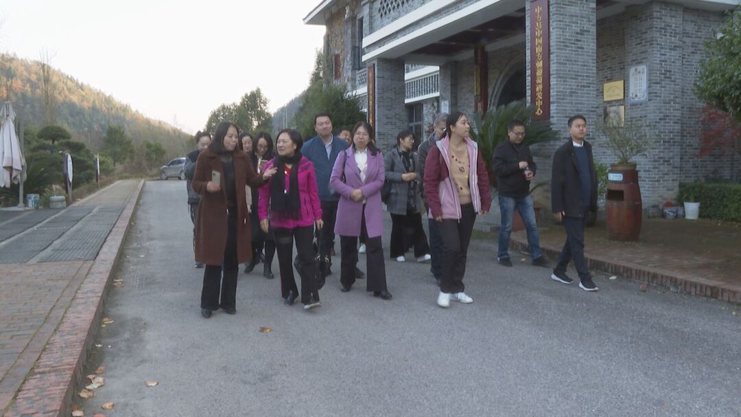 省社会科学院谢瑾岚一行到中方调研
