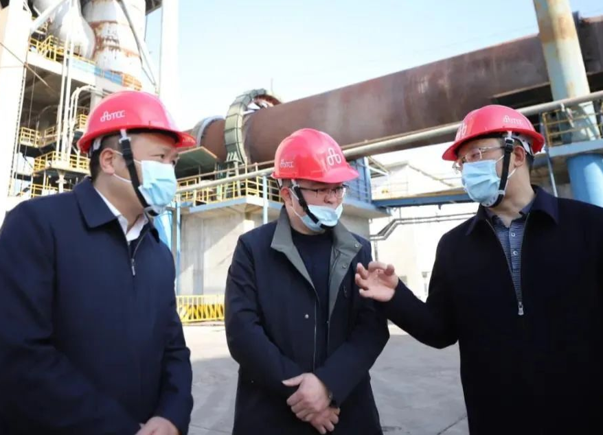 贺遵庆在中方县调研时强调:落实六中全会和省党代会精神 推动怀化经济社会高质量发展