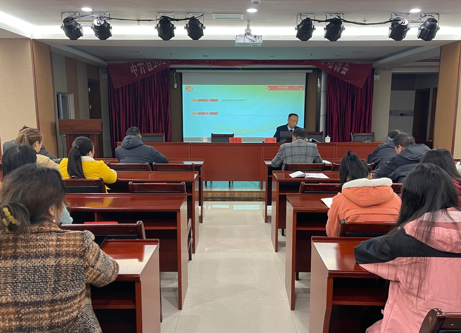 县委宣讲团到县融媒体中心开展党的十九届六中全会精神专题宣讲