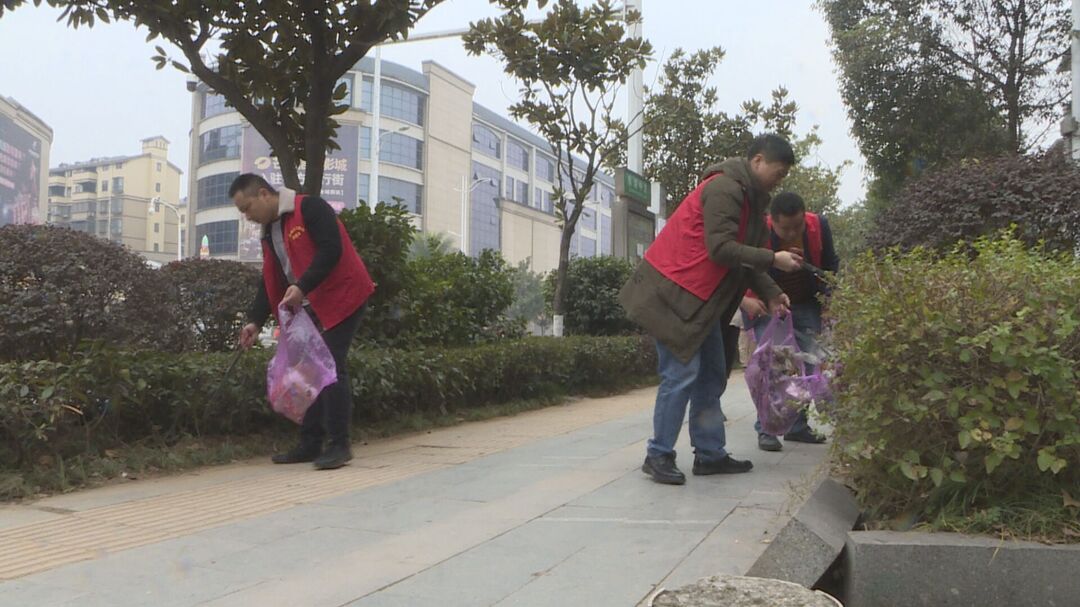中方县创建办对城区十三个网格卫生进行督查