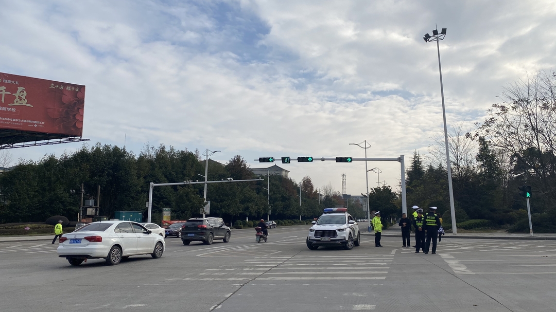 中方交警开展道路交通安全百日攻坚整治行动