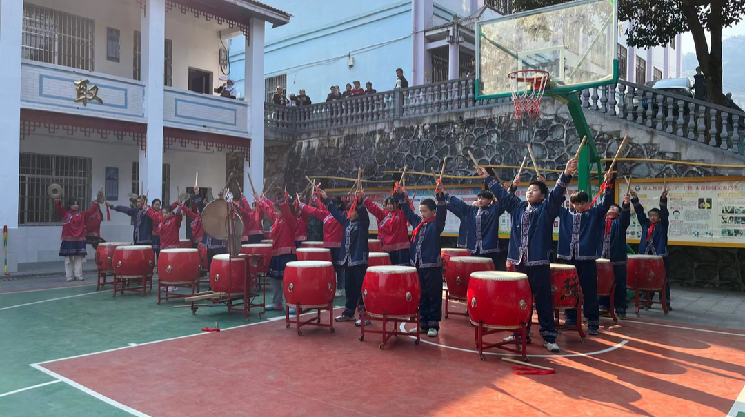 瑶乡孩子的课间活动 丰富到你想不到