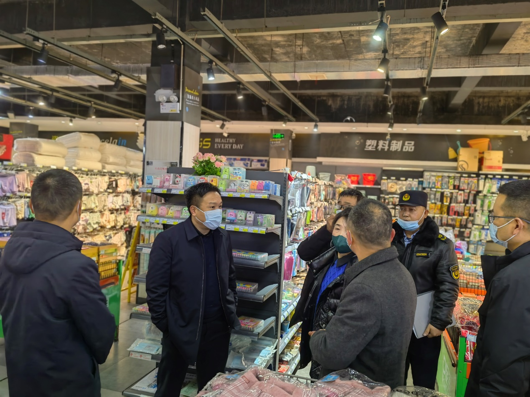 陈操节前走访压紧压实安全责任