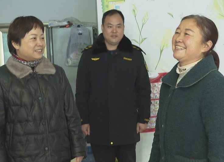 石径霞走访慰问困难道德模范