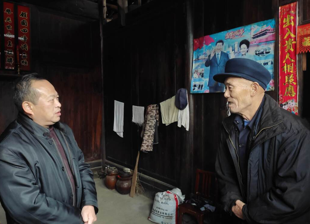 向付和到铜鼎镇走访慰问困难群众 调研安全生产、疫情防控等重点工作
