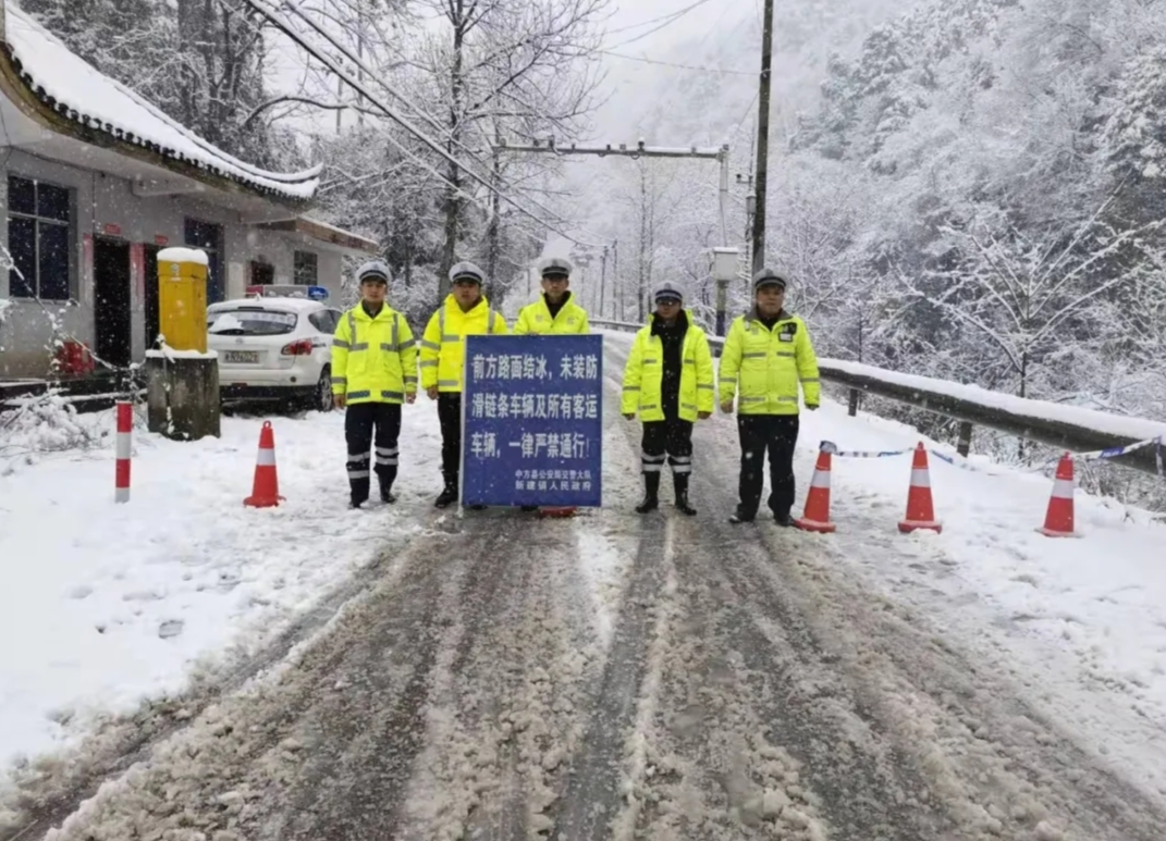 图集|中方公安：大雪纷飞扬  “雪警”暖民心