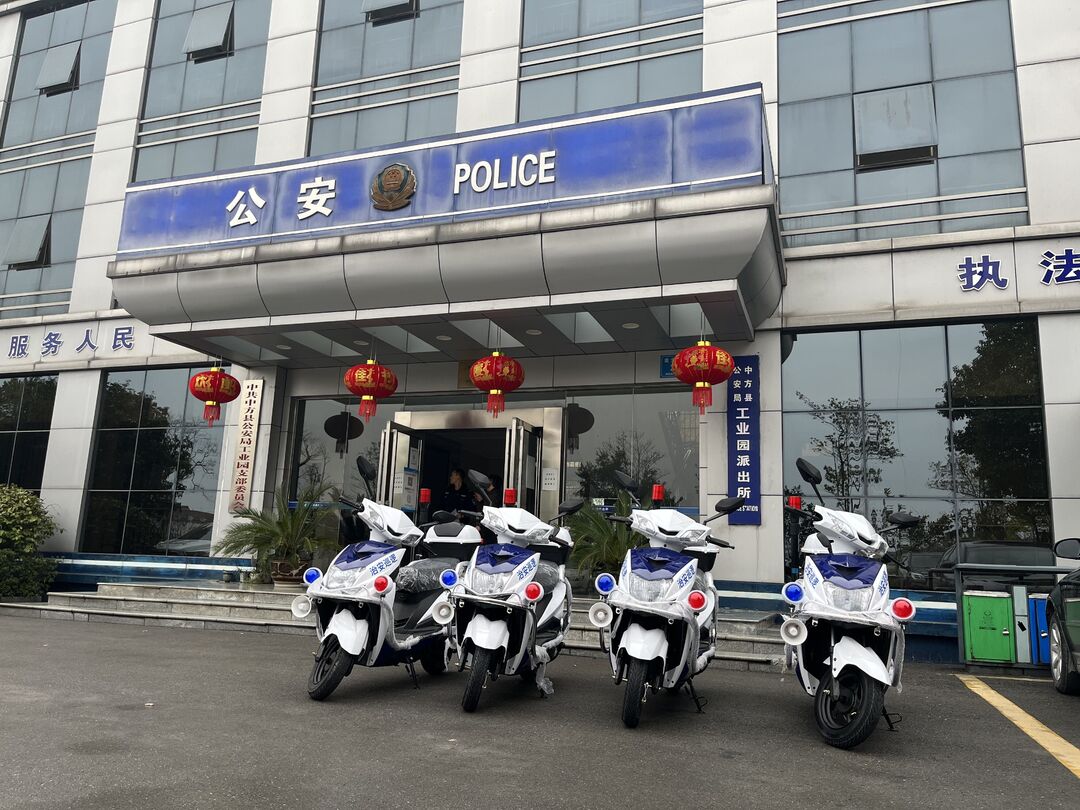 中方：企业捐赠警用摩托 园区警务装备升级
