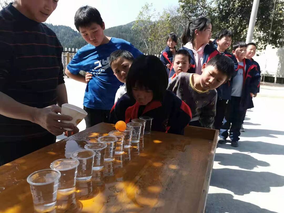 中方县新路河镇学校举行学生游艺活动