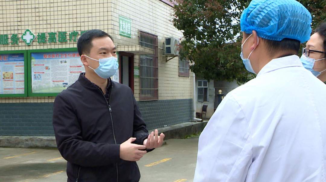 胡杰到新建镇调研指导疫情防控工作