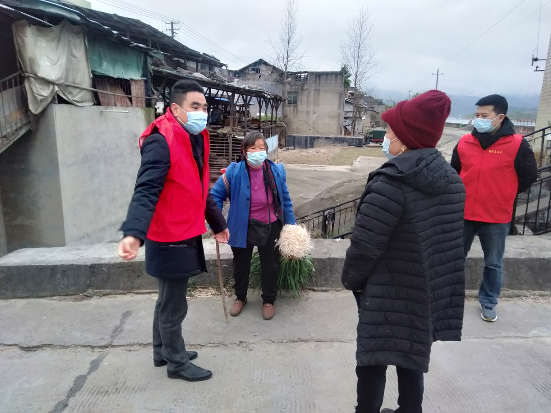 铜湾镇：充分发挥基层党组织战斗堡垒作用和党员先锋模范作用 助力疫情防控