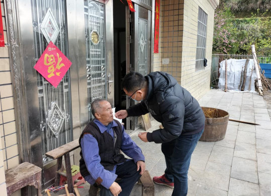 接龙镇：有序开展第二轮新冠病毒抗原检测工作