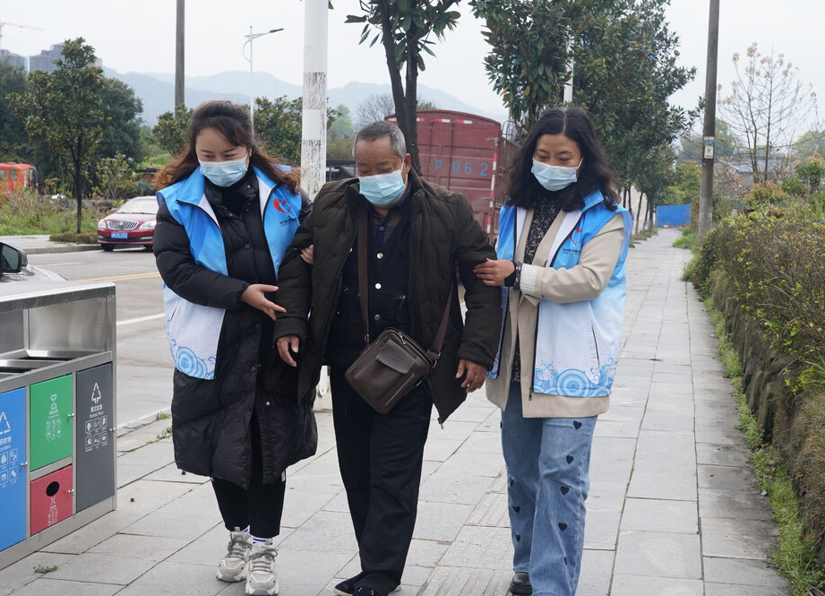 中方志愿者为尿毒症患者架起生命通道