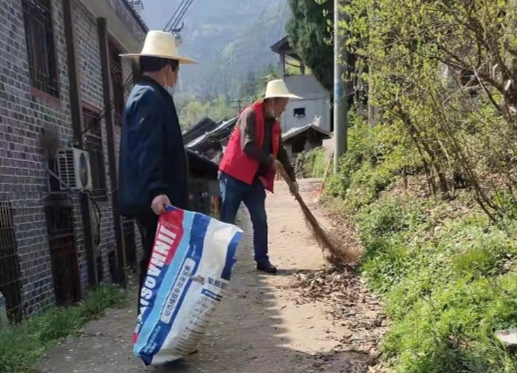 铜湾镇：“三举措”整治提升农村人居环境