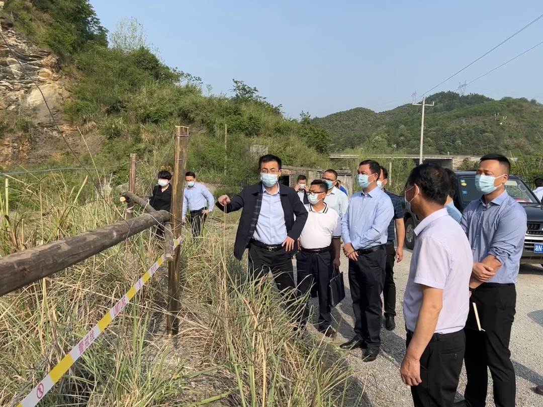 张家铣带队督查中方镇安全生产及巡河工作