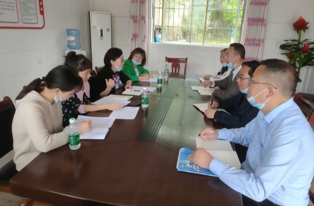 县财政局深入桐木镇中学开展基层学校财务管理调研