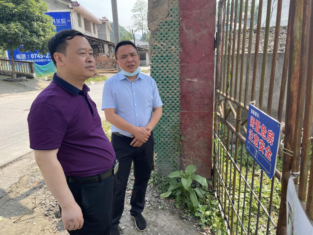 蔡迪文深入花桥镇督导房屋建筑安全隐患排查整治等工作