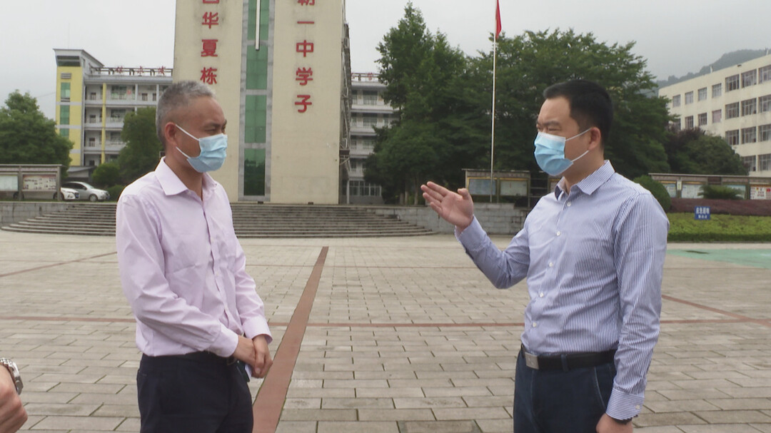胡杰到中方一中督导高考筹备工作