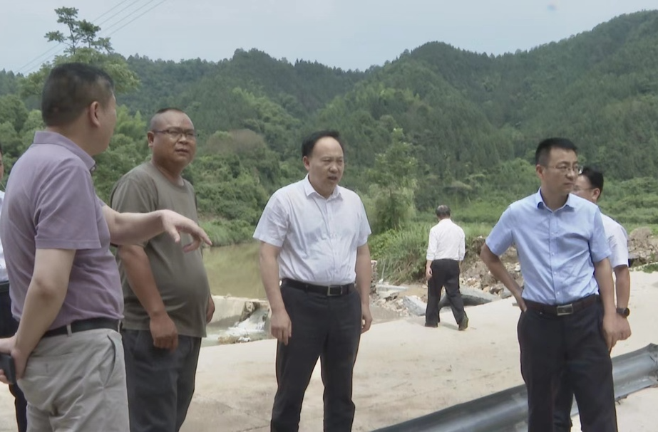 李卫林到中方调研防汛救灾工作