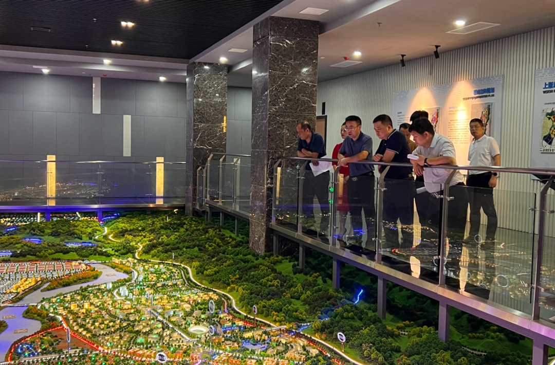 湖南巨人体育用品有限公司来到中方考察洽谈