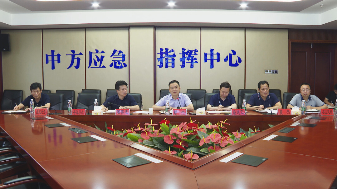 胡杰主持召开全县居民自建房整治工作碰头会