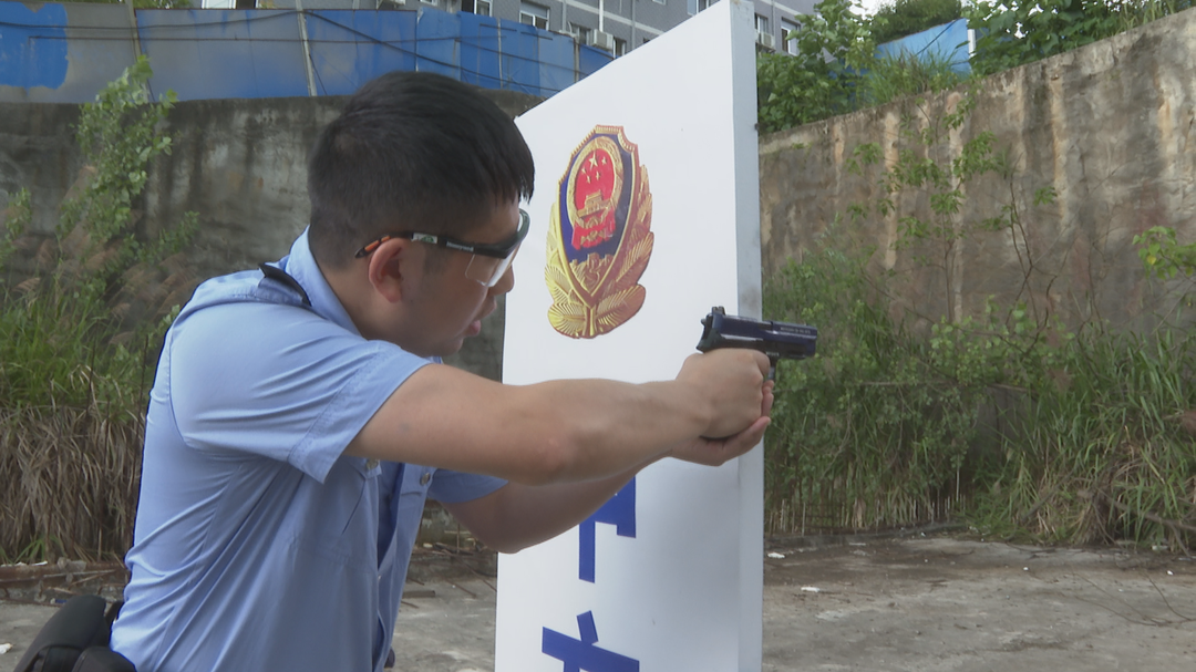 中方公安：以练促战  开展警务实战大练兵射击训练