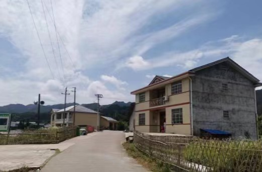 中方县铜湾镇：人居环境整治 松坡在行动