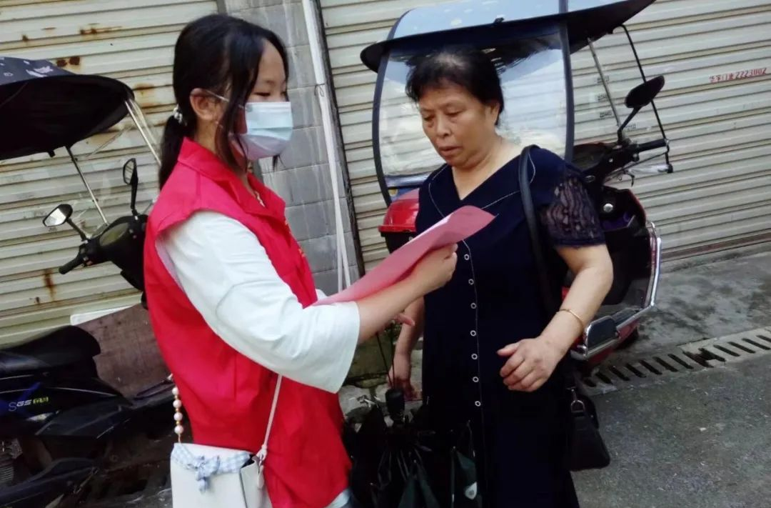 中方：行走在创建一线的志愿红