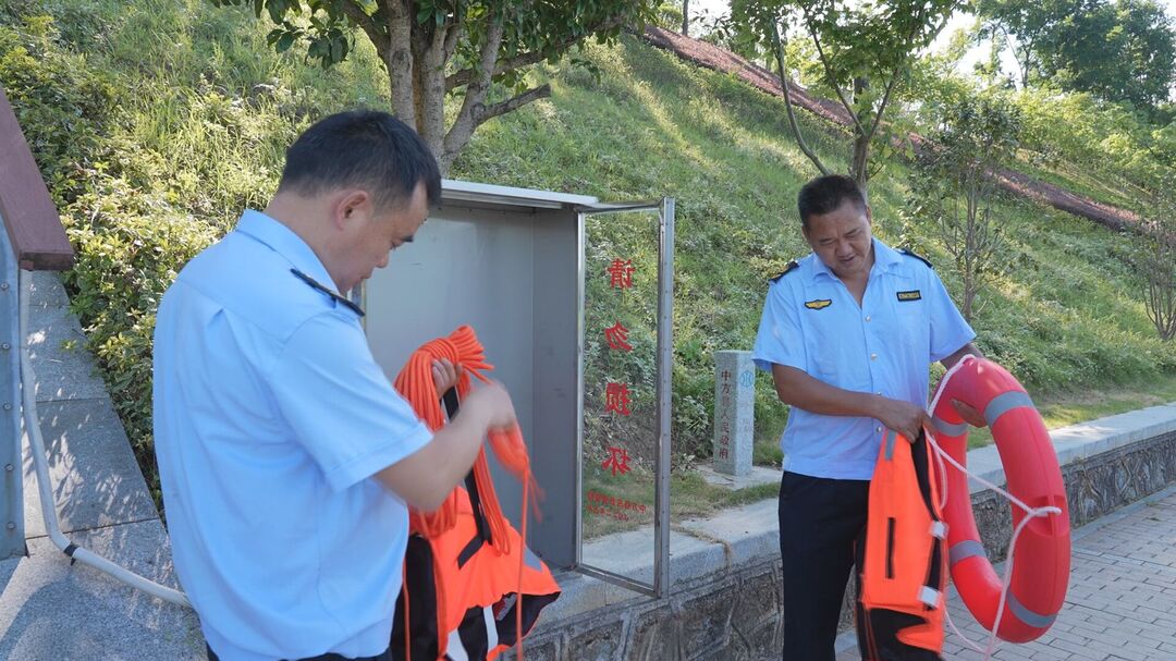 一起向未来|中方：救生“绳竿衣圈”为防溺水上“保险”