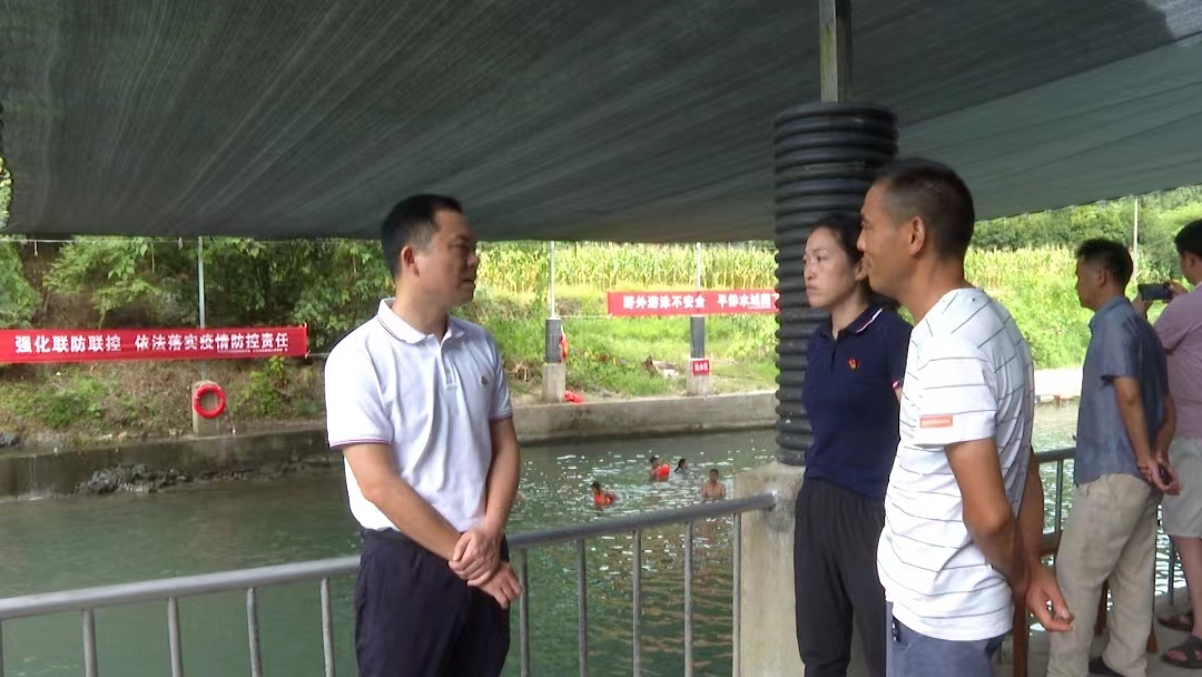 胡杰到新建镇开展防溺水巡查工作
