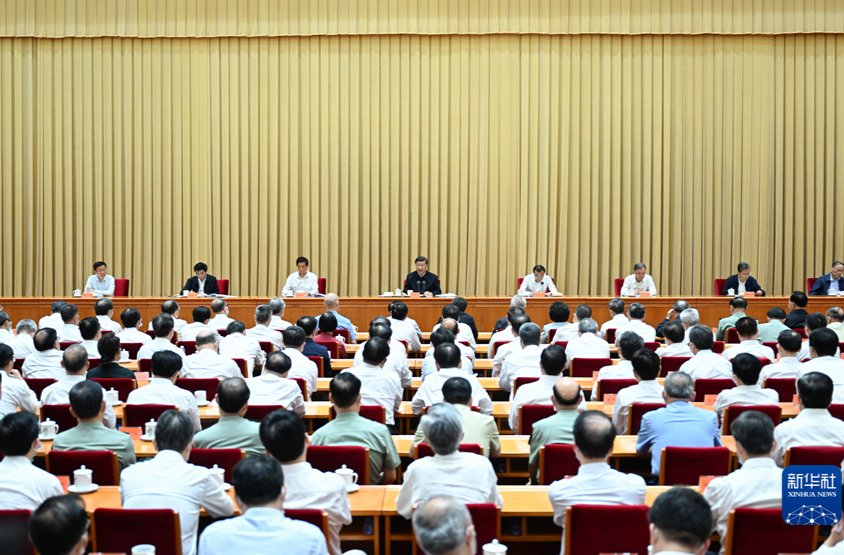 习近平：把中国发展进步的命运牢牢掌握在自己手中