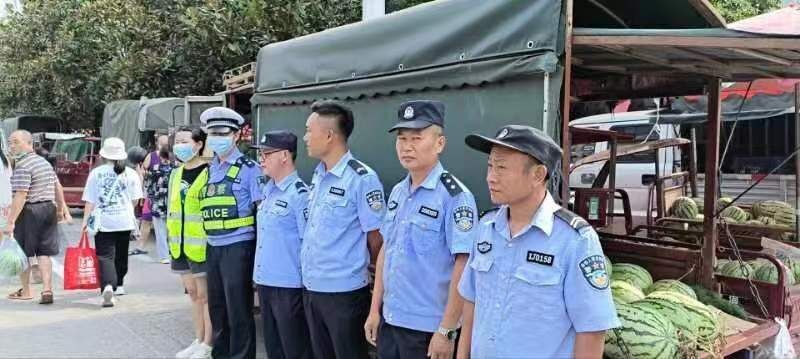 【中方政法·新时代政法人】  中方公安杨忠海：亲人离世 含泪坚守抗疫一线