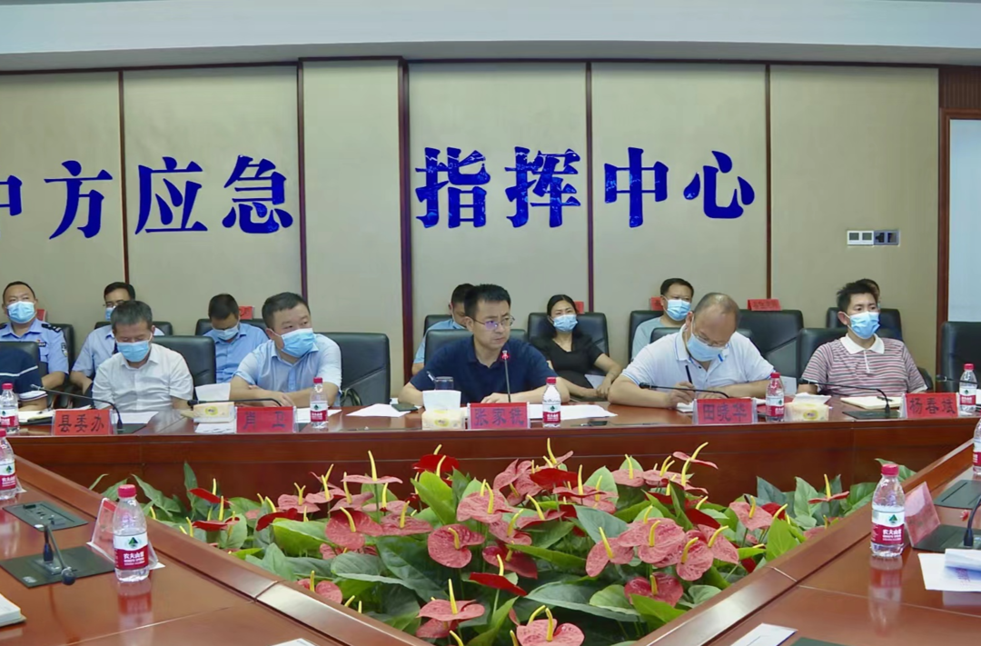 张家铣主持召开全县抗旱救灾工作调度会