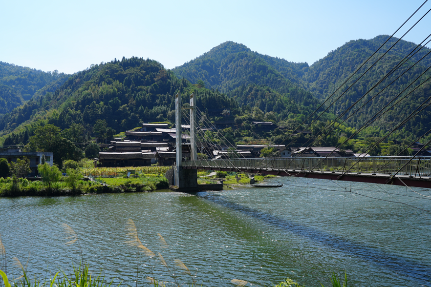 怀化中方县铜湾镇:禁捕退捕显成效 碧水蓝天映出乡村"水墨"画卷-新