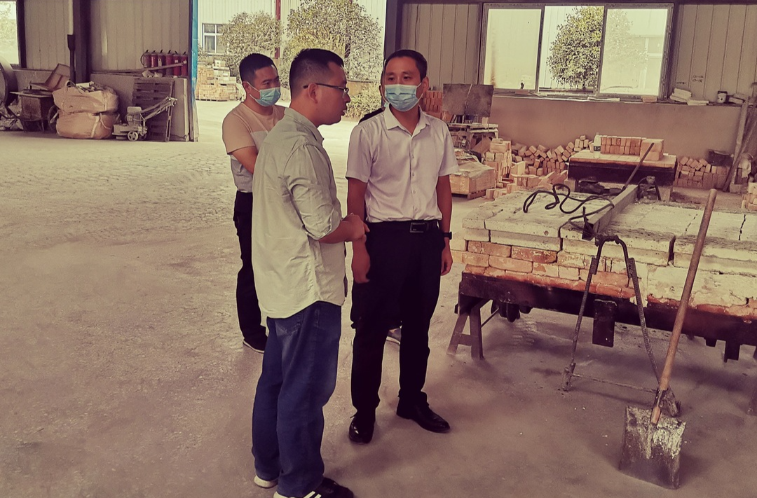 刘国龙到泸阳镇督导安全生产工作