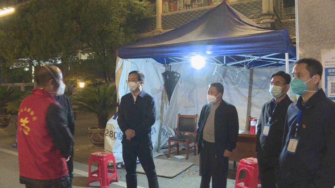 张家铣现场督导暗访疫情防控工作