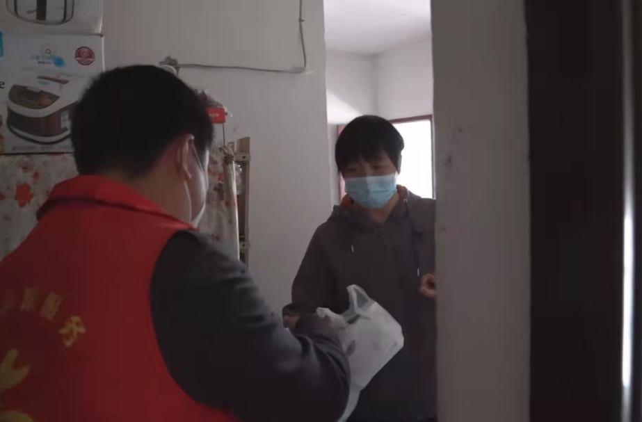 视频|党员志愿者钦佩：平凡人做“平凡”事
