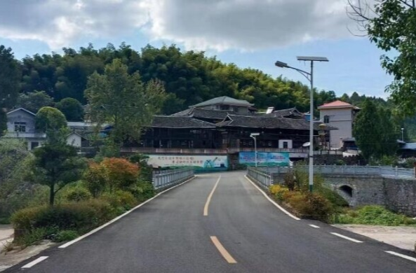 “颜值”提升 幸福“加码”——中方县中方镇塔灯田村走笔